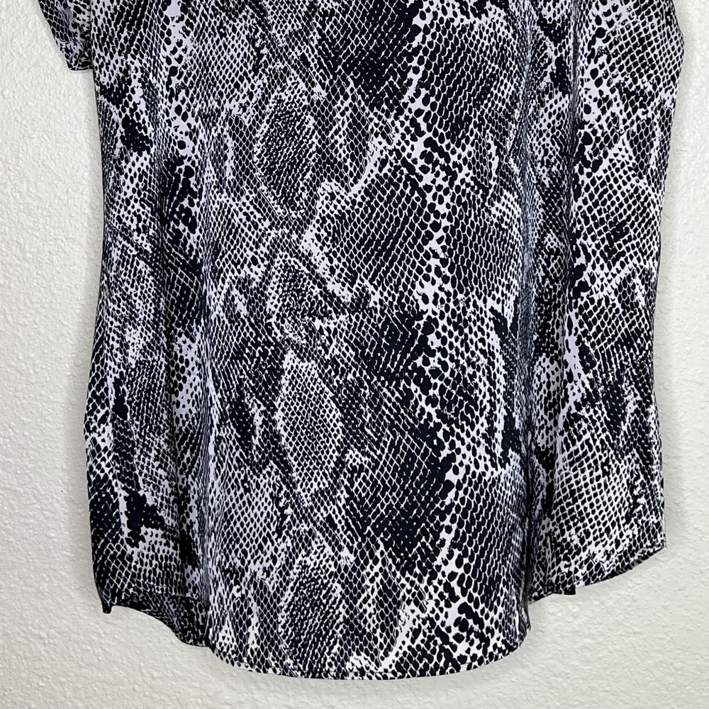 Beautiful Soft Express Blouse Large - Picture 2 of 5